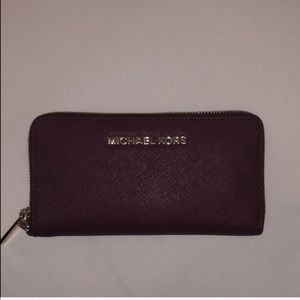 Slight used Michael Kors wallet!